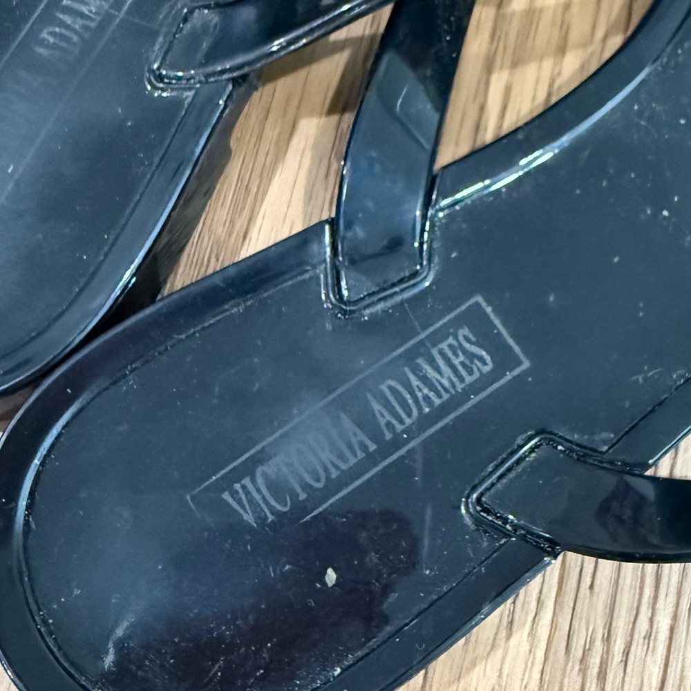 Victoria Adams Black Sandals with Gold Studs - Picture 5 of 5